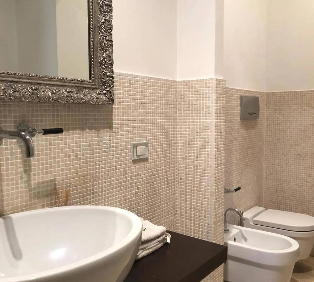 Youhosty - Exclusive Townhouse Garden And Pool Milan