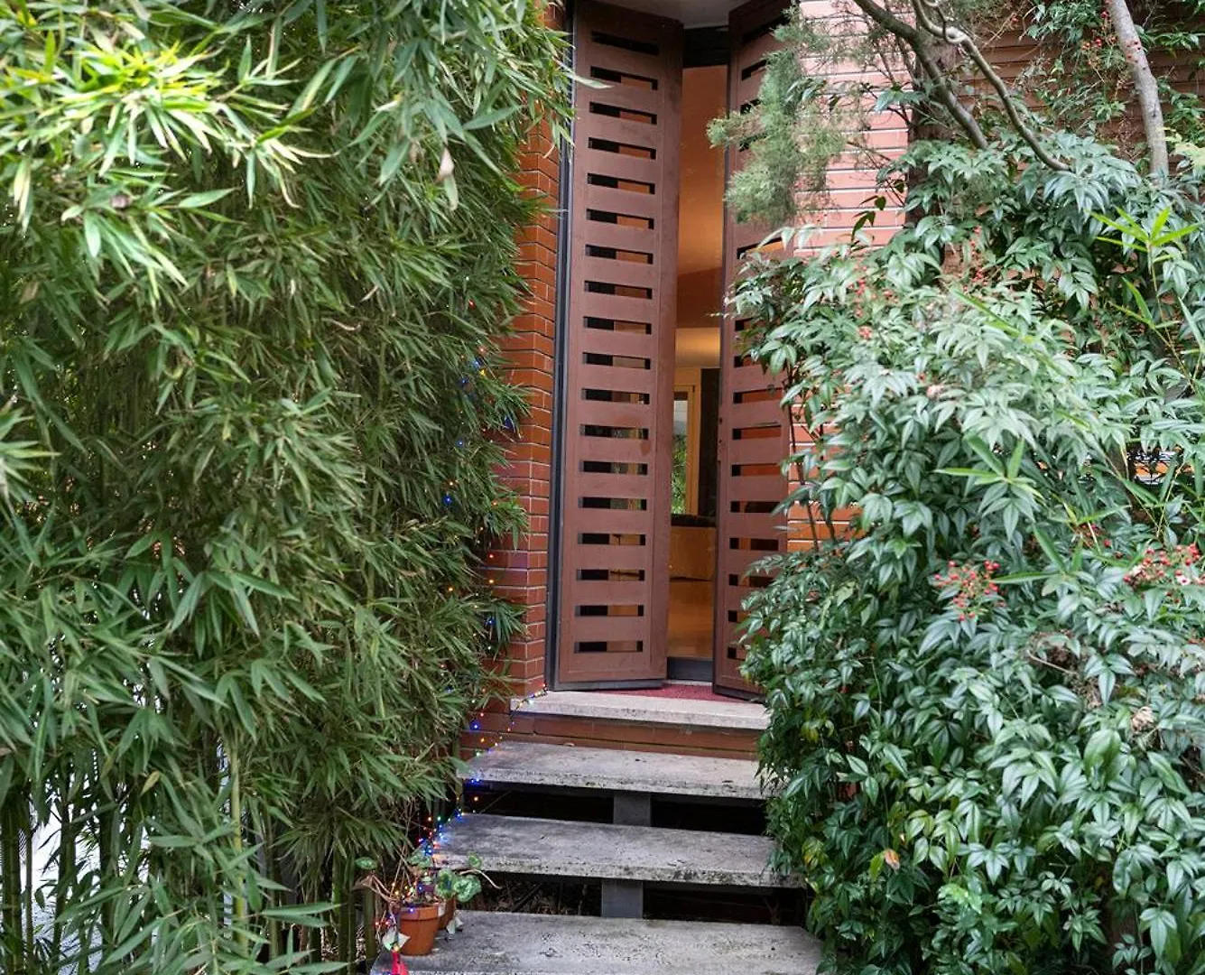 Youhosty - Exclusive Townhouse Garden And Pool Milan Apartment
